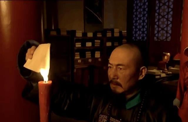 张廷玉历经了康雍乾三朝且配享太庙，为何乾隆最终却很不待见他？