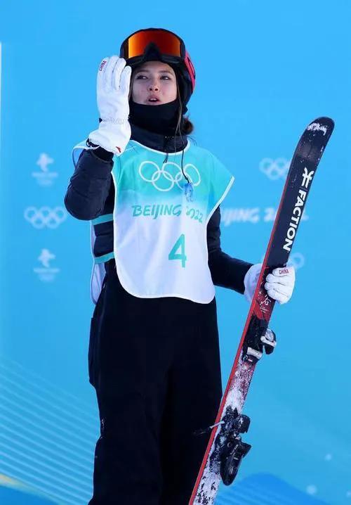 国内挣钱国外花？郎平、谷爱凌等体育精英为何最终都去了美国