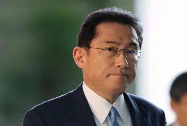 俄军直升机闯入日本领空后，10艘俄军舰进入日本海，普京又亮剑了