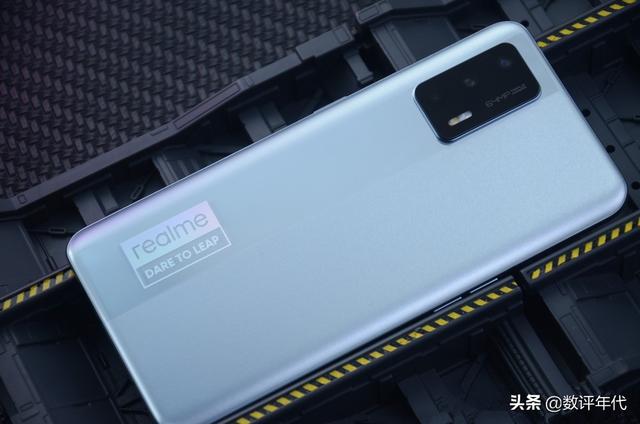 2022销量最好的两款千元手机：高配12GB+256GB，看看你更喜欢哪款
