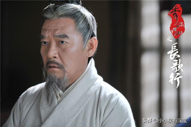 老戏骨李立群的隔离生活，与妻子照片，头发花白互相依偎恩爱十足
