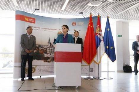 比巴铁还铁，2021年，武契奇曾公开表示：在白宫捍卫与中国的关系