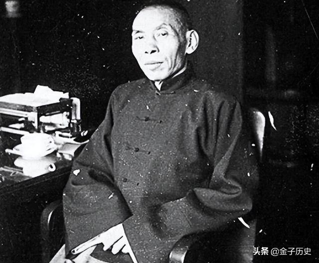 恩人儿子来投靠，杜月笙老婆故意扔钱试探：如果捡了，就打发他走
