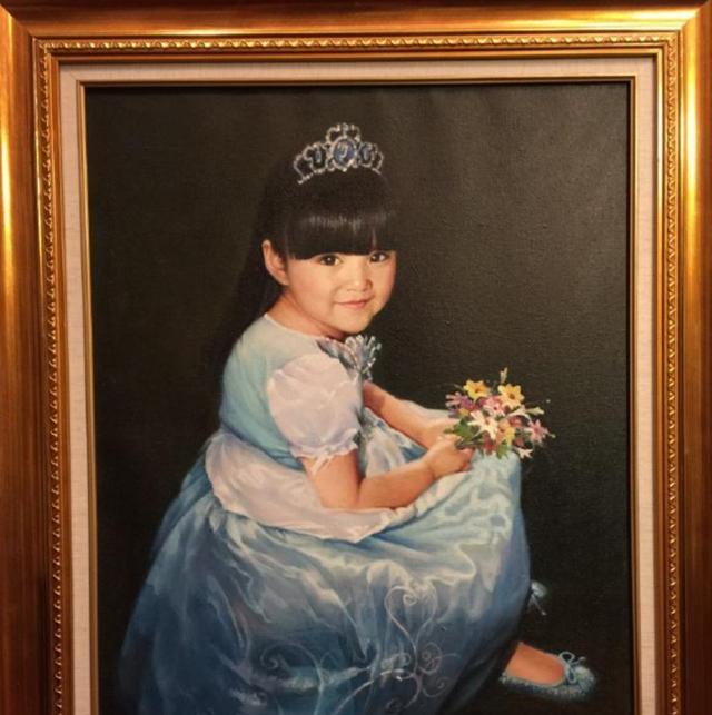 每年生日一幅画，12年从未间断，王诗龄的爷爷用油画记录孙女成长