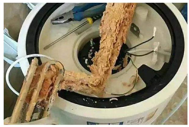 小区安装的自来水过滤机