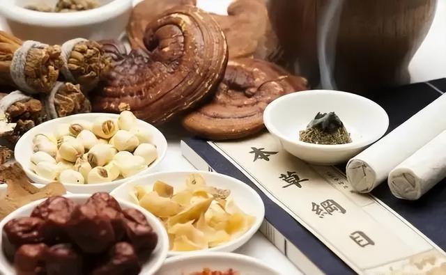 医生又说：这个方子适合肝肾阴亏、肝阳上亢型高血压患者