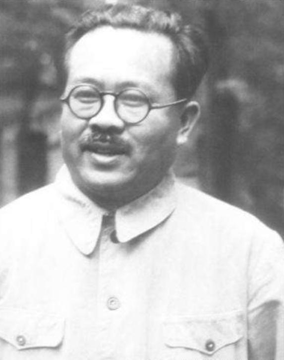 1950年任弼时去世，16位领导人手拽黄布，秘书提醒：主席，请回吧