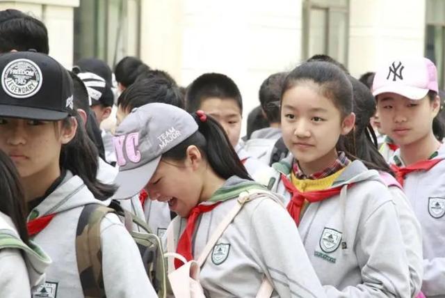 中小学生有望迎来“新假期”，教育部作出回应，家长：孩子谁照顾