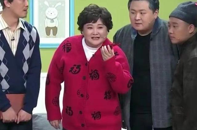 陈宝国戴口罩挖鼻孔，沈腾毛衣穿成买家秀，春晚亮点你看谁？