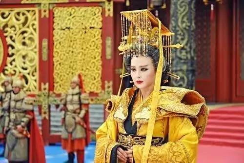 武则天和狄仁杰原来是这种关系，狄仁杰的8字，说明了一切