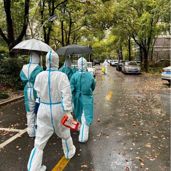 我不知道你的名字，但我知道天使就在身边……
