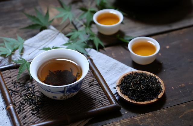 喝茶养生又健康？老茶客：无论男女，碰到这5种茶，最好少喝