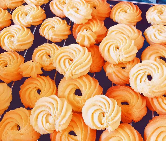 在女儿眼中，平安夜里，爸爸会做什么？