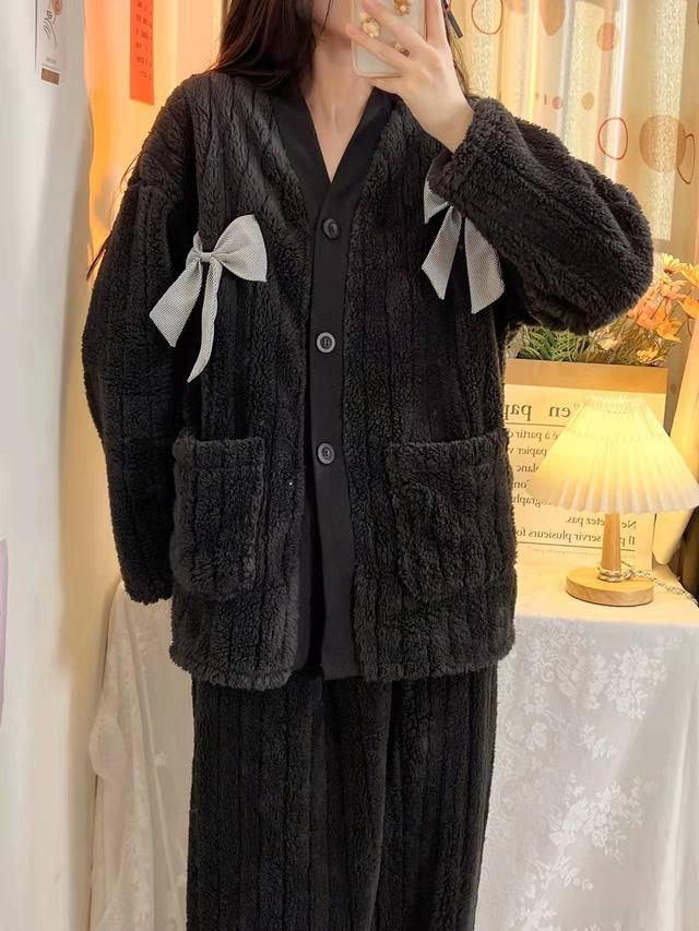 珊瑚绒睡衣 珊瑚绒睡衣