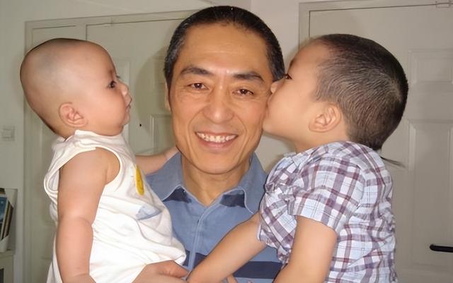 张艺谋72岁生日，陈婷晒出18岁儿子录取通知书，她真比巩俐强？