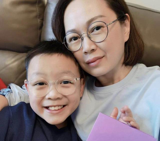 彭子晴可能相对于前面4位,彭子晴淡出娱乐圈后就真的是做到了销声匿迹