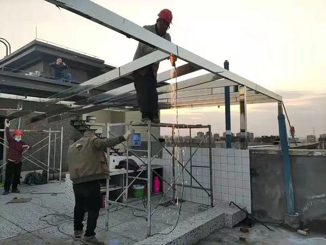 重拳出击！南充主城区一大波楼顶违建被拆除，快看有哪些