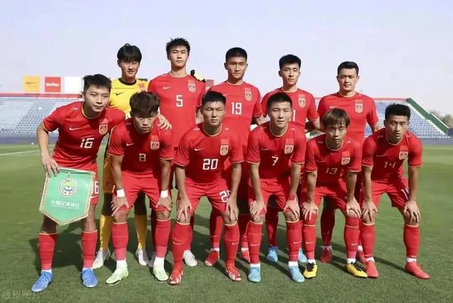从1-1到4-2，中国足协如释重负，战术得当+球员拼命，国足被骂醒