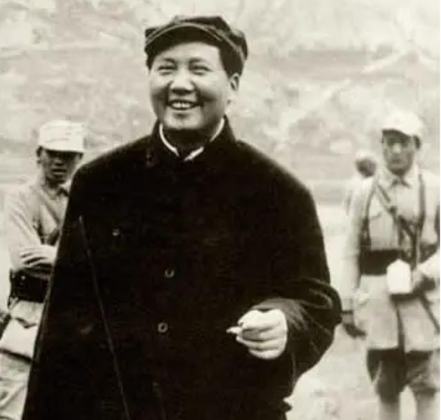1945年，毛泽民女儿看望伯伯时提出一请求，毛主席：我支持