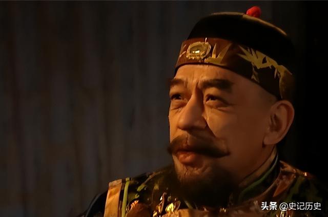 康熙临终前，为啥点名1个男人陪葬？雍正继位后才知父亲高明