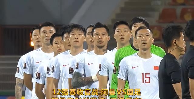 心疼！C罗带着丧子之痛去曼联踢球，梅西缺阵，国足脸红吗？