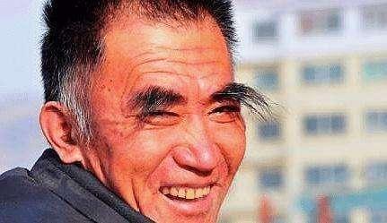 俗语“眉毛一根长，胜过万担粮”，50岁后眉毛变长，意味着什么？