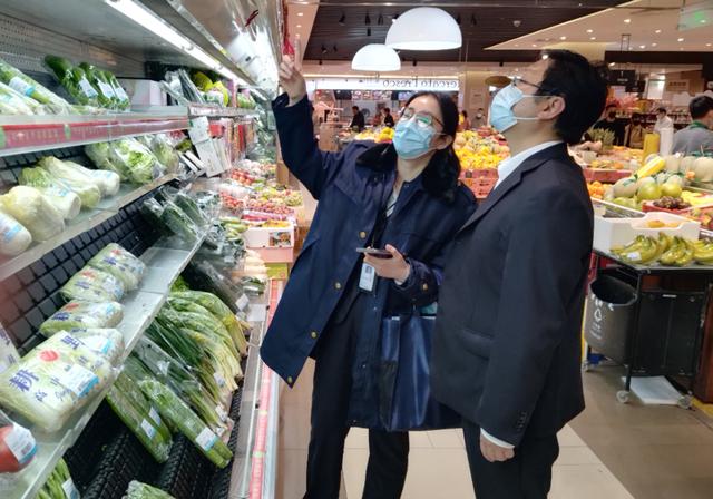 昏头了！一棵白菜卖77.9元！上海高岛屋被顶格罚款50万元！网友：要罚得彻底