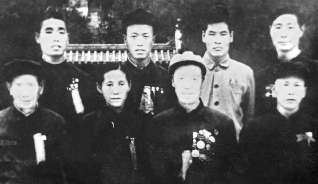 红军团长隐姓埋名，毛主席亲自派人去请：小顾，你在给我玩捉迷藏