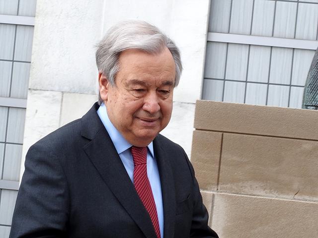 四米长桌会谈！联合国秘书长责俄“侵略”，俄罗斯又退一世界组织