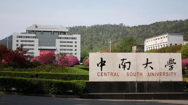 三一重工梁稳根：农村出身到身价700亿，带领中国重工走向世界