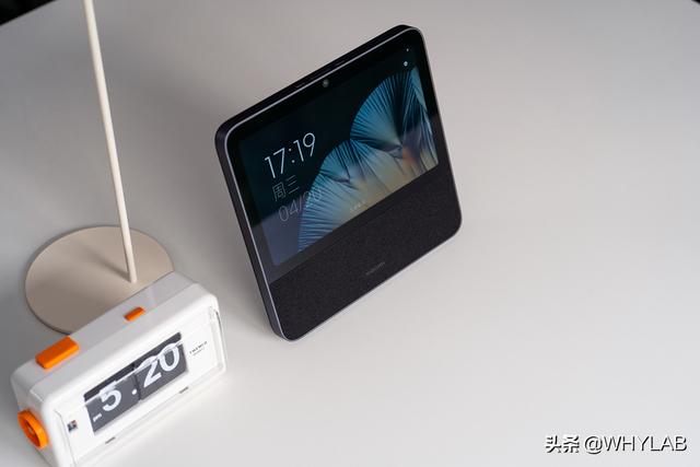 小米说，你家里需要多一块屏幕