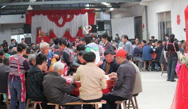 5岁女童心跳停止，医生让见最后一面，救活后才知还有更糟的消息