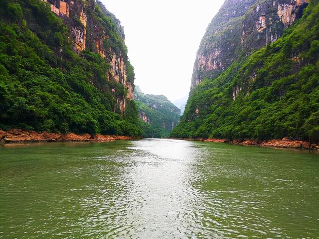 貴州一景區走紅，峽谷深切千米，被稱爲地球裂縫