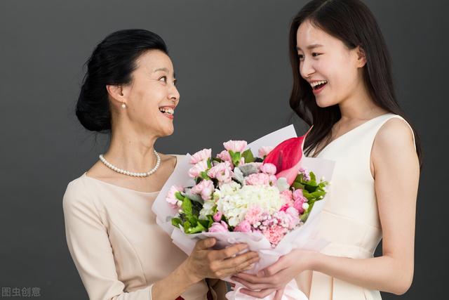 天涯心连心。海内似知己（ 妈妈 ）母子连心
