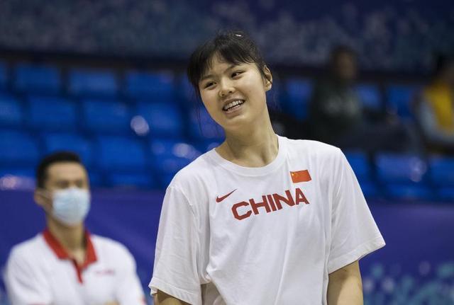 WNBA球队再向女篮中锋李月汝抛橄榄枝，能否成行短时间内难有定论
