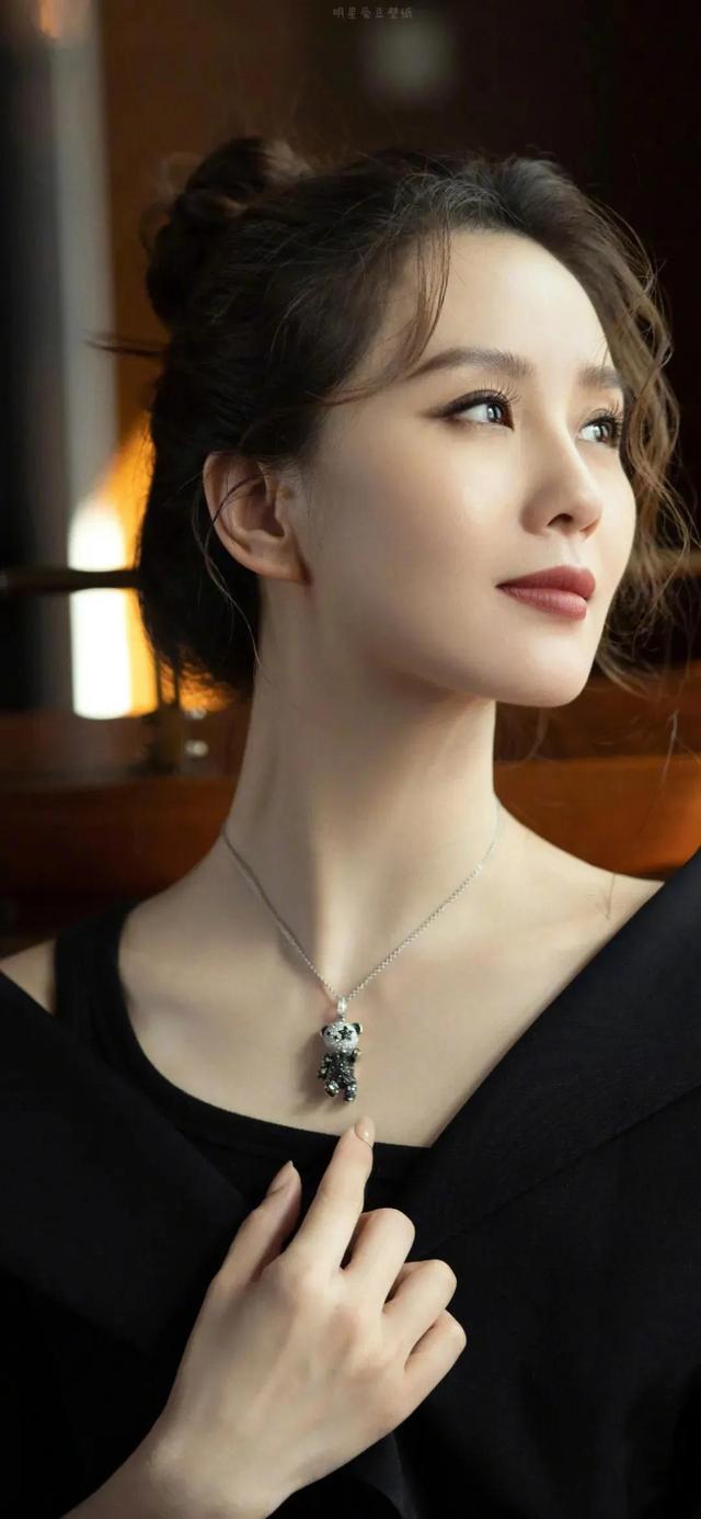 花落不言愁，天涯相思老，梦中情，梦中诗