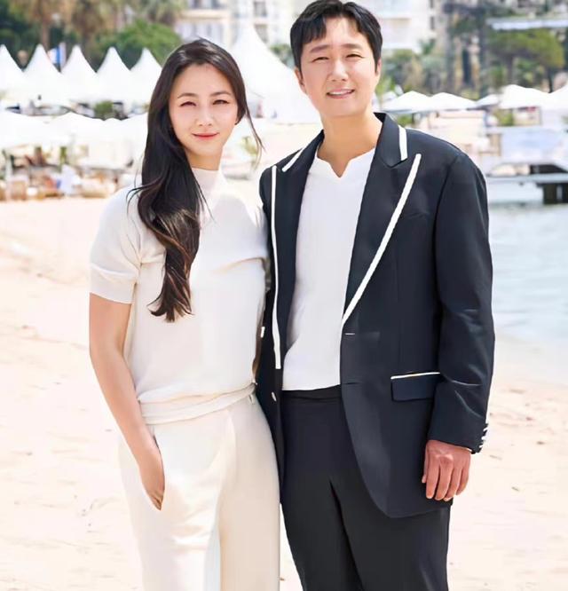 汤唯大胆写真(汤唯所有的吻戏)-天晟网