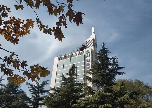 山西首富李海仓：白手起家打造36亿钢铁王国，48岁被发小枪杀