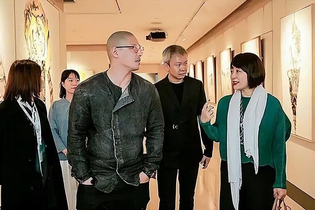 2017年，蒋家四代孙蒋友柏回乡承包工程，不满施工当场暴怒