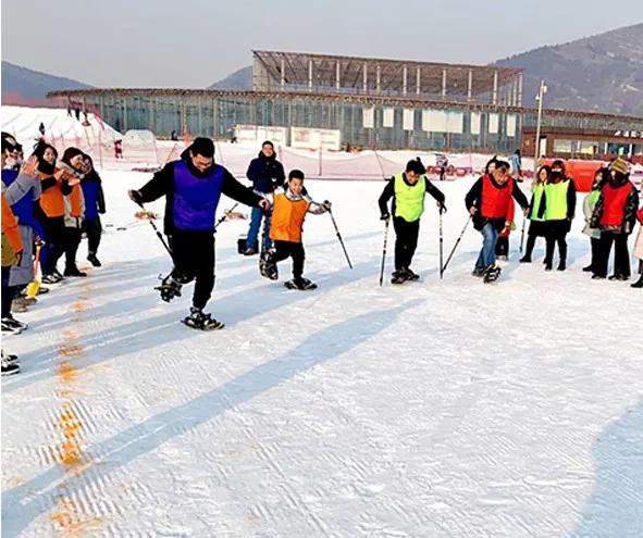 滑雪团建方案