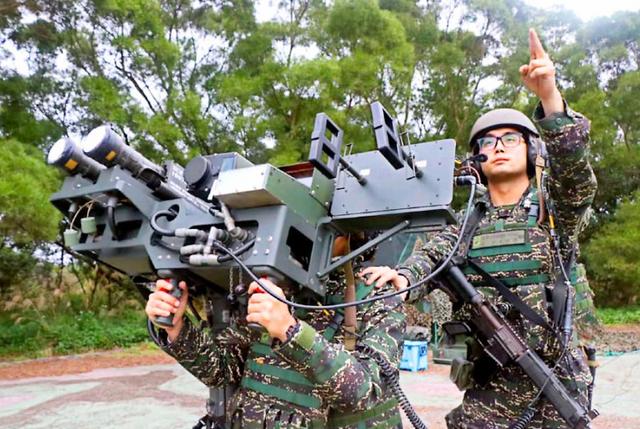 蔡英文：战场就在自己家乡！退将警告：平民拿枪将成合法攻击目标