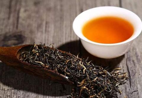 喝茶养生又健康？老茶客：无论男女，碰到这5种茶，最好少喝