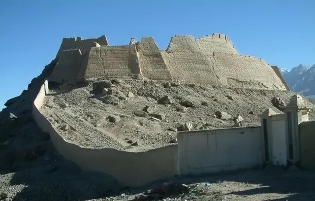 公主远嫁波斯，中途突然怀孕，于是就地建国，如今此地是中国领土