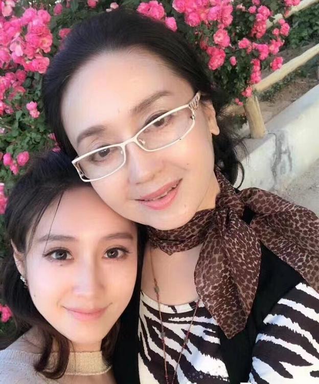 阎婆惜一角,更是让人见识了这个演员的不一般.