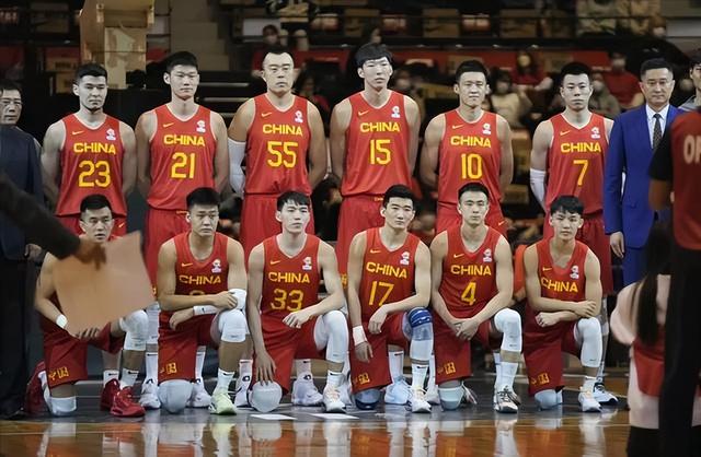 连续收获2个CBA第二，与MVP失之交臂！国家队主力控卫拿国足开涮
