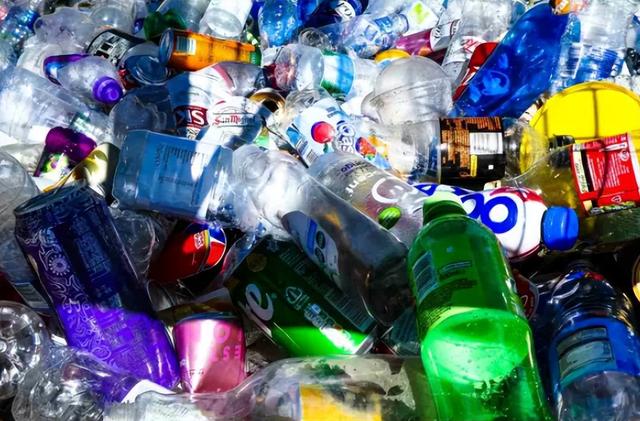 首次在活人肺部发现微塑料 人类每月吃下一碗 致癌"隐形杀手"太毒