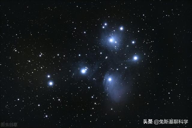 隔着遥远的距离，科学是怎么知道恒星温度的？看看恒星有多亮就行