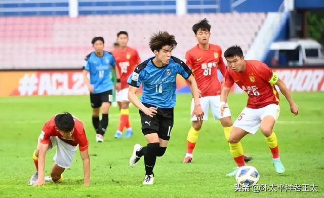 彻底摆烂！曝广州队球员内心崩溃，被教练国骂问候，只想早点回家