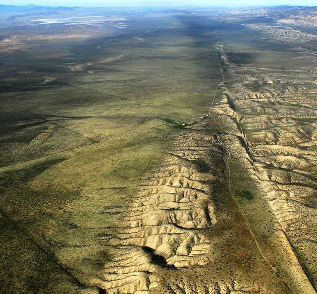 美国地下酝酿大地震？比超级地震更可怕的，是超级火山