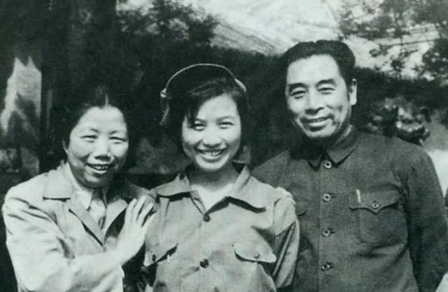 1962年周恩来生日，坚持不愿吃面条，陈毅刚巧救场：我吃点行吗？